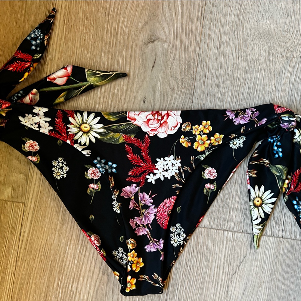 Agua Bendita Haim Reversible Bottom Medium